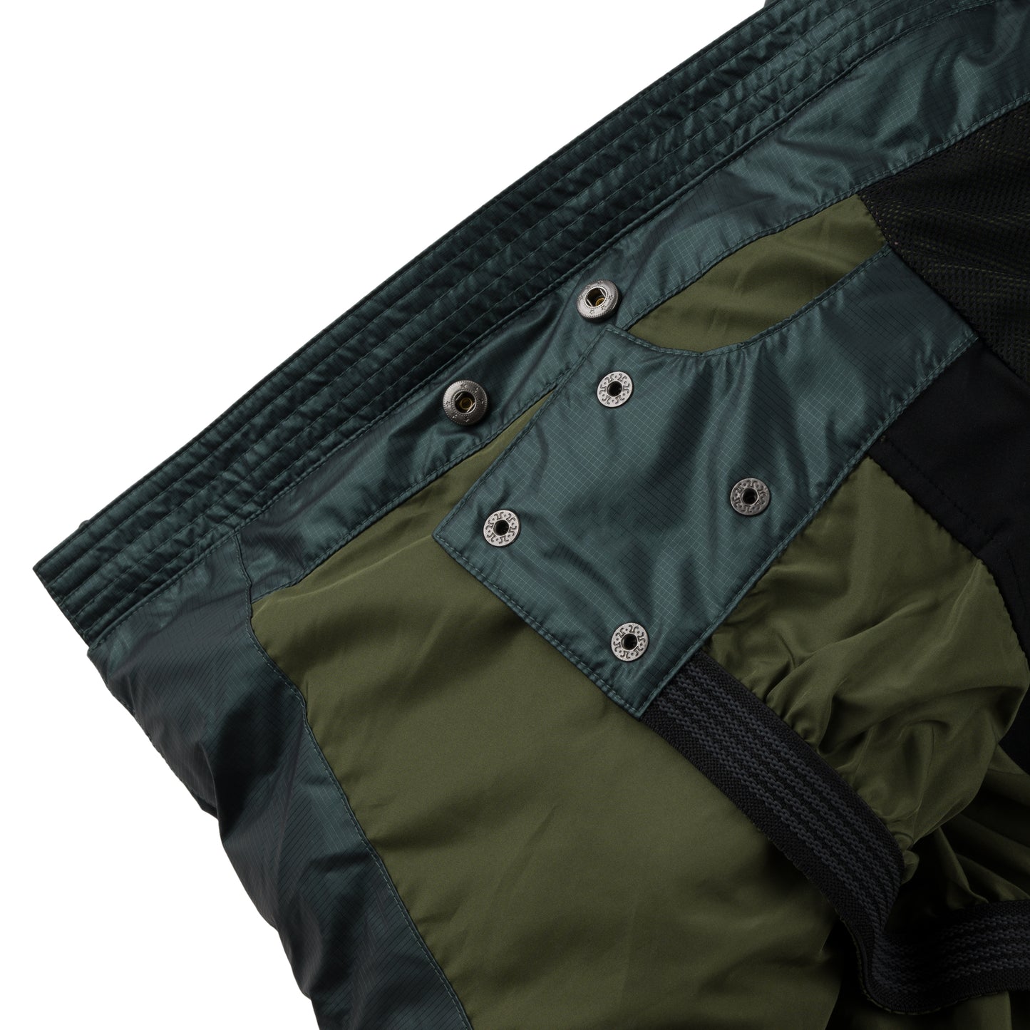 Mountain Puffy deep forest 400 fill synthetic down insulation ykk vislon zipper power skirt ykk zipper wolrd logo montreal souvenir cold temperature warm jacket winter snowboard snowboarding outerwear waterproof puffy vintage rideable puffy boarder street fashion ripstop